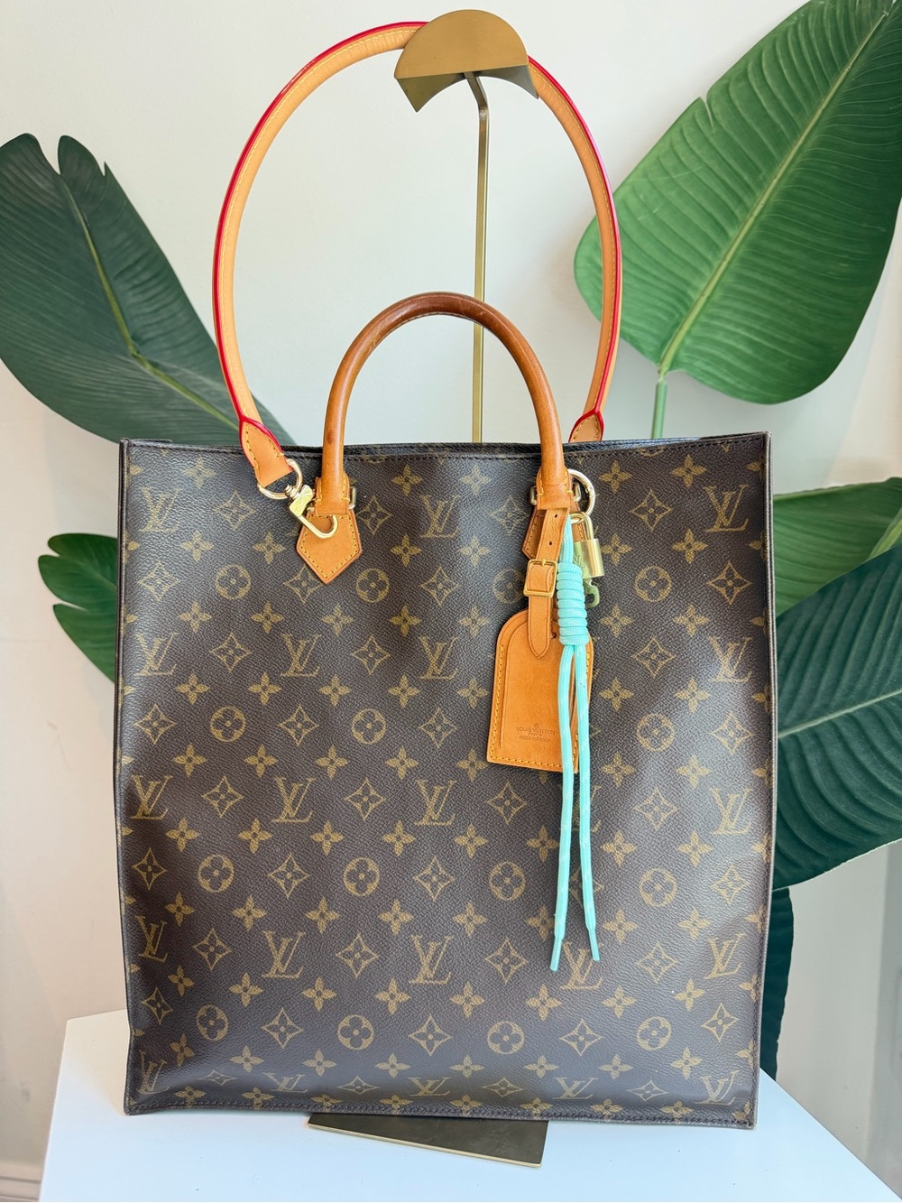 Louis Vuitton ‘Sac Plat’ Monogram Tote’ - Picture 3 of 12